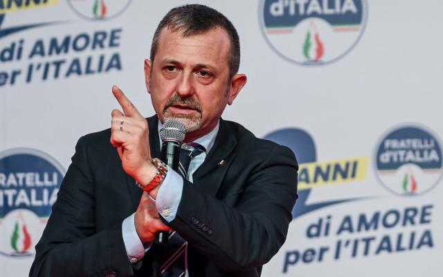 Andrea Delmastro Delle Vedove, chi &egrave;: cv, sottosegretario, moglie e figli