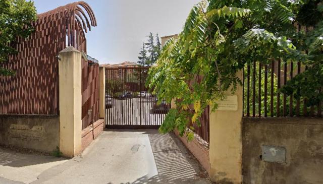 13enne sequestrato, torturato e cosparso di olio da motore: due quindicenni arrestati a Caltanissetta