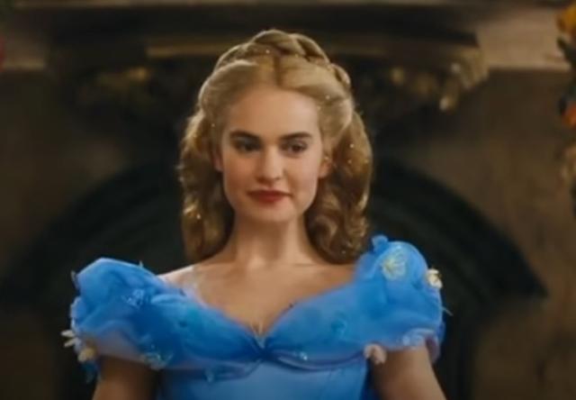 Cenerentola (2015) stasera su Rai 1: trama, cast, doppiatori e come finisce