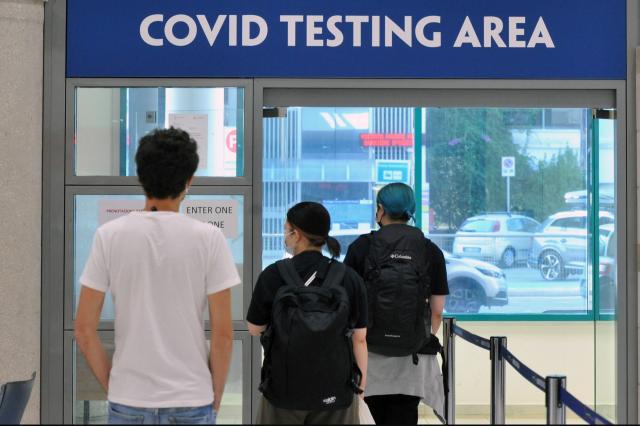 Covid-19, l'Ue si spacca sull'obbligo di test dalla Cina. "Raccomandata" e non "obbligatoria"