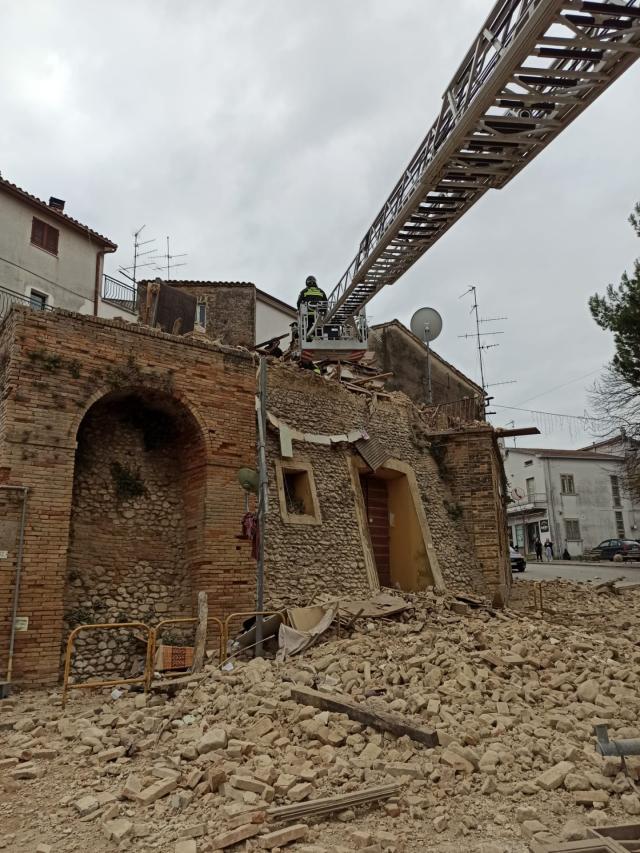 Teramo, esplosione in un palazzo a Sant&rsquo;Omero per colpa di una fuga di gas