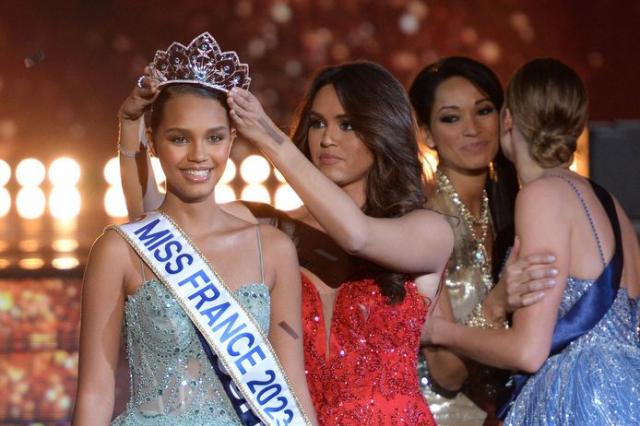 Associazioni femministe contro ''Miss France', ma perdono la causa