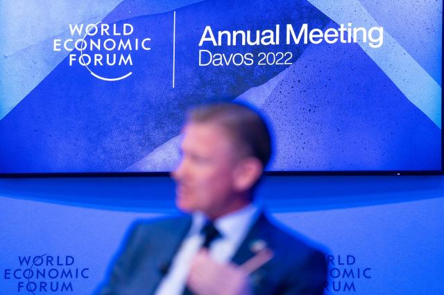 Ambientalismo, il paradosso dei padroni di Davos coi loro jet super-inquinanti
