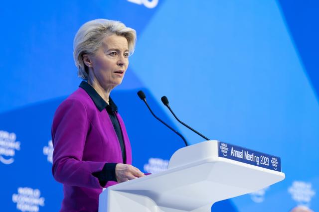 Davos, Von Der Leyen lancia il Piano per il Green Deal e rassicura l'Ucraina: "L'Europa &egrave; con voi"