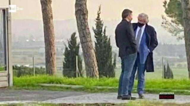 Incontro Renzi-Mancini, la versione della prof che film&ograve; l&rsquo;incontro all&rsquo;autogrill: "Io estranea ad apparati spionistici"