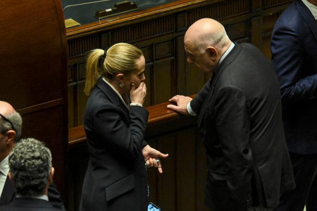 Riforma della Giustizia, abolizione abuso d'ufficio spacca le opposizioni. A favore Renzi e Calenda, contrari Conte e Schlein