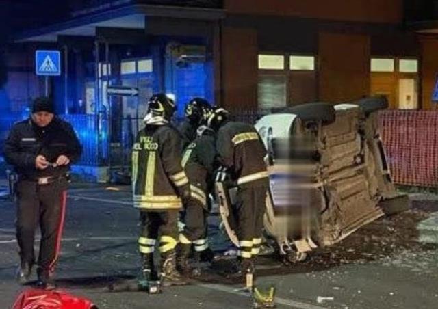Roma, incidente Fonte nuova: auto ribaltata su via Nomentana, morti 5 ragazzi tra i 17 e i 21 anni
