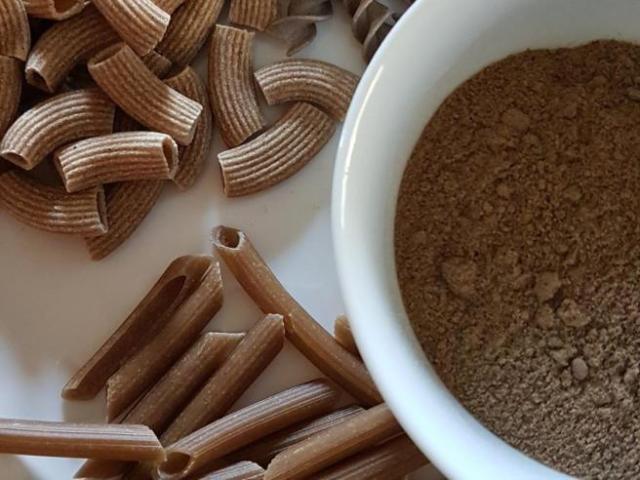 Torino, da Italian Cricket Farm c&rsquo;&egrave; la farina di grillo: 30&euro; al chilo, costa 4 volte di pi&ugrave; quella normale. L&rsquo;ad: &ldquo;&Egrave; altamente proteica&rdquo;