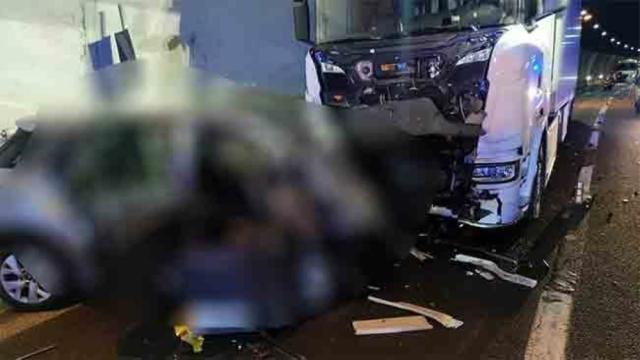 Grottammare, incidente a14 in galleria: frontale auto e tir, morti padre e due bambini di 13 e 8 anni