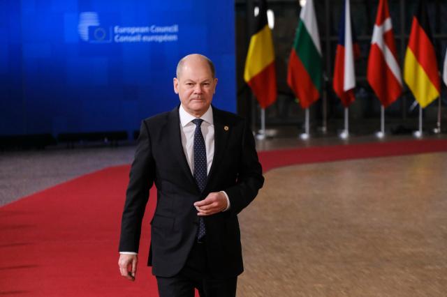 Scholz: "Putin non ha mai minacciato la Germania". Armi a Kiev? "Soppesare tutte le decisioni" 