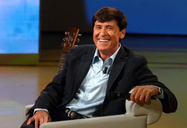 Gianni Morandi, chi &egrave;: et&agrave;, carriera, patrimonio, figli, moglie, mani e incidente