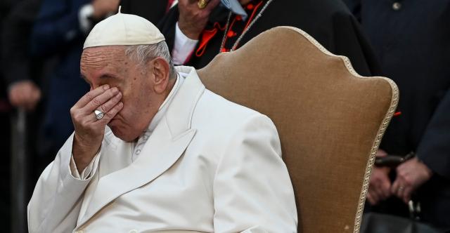 Suda Sudan, Papa: "Invio armi una vergogna". Ma per quelle date all&rsquo;Ucraina: "Difendersi &egrave; lecito"