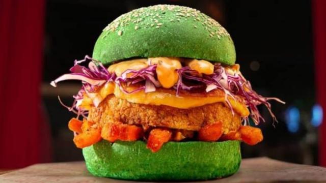 Da Pane&Trita in Brianza il primo hamburger a base di farina di grillo: McDonald&rsquo;s scansati