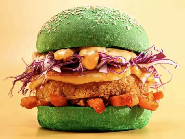 Hamburger di grillo, in Brianza da Pane&Trita arriva la nuova "pietanza": e ve lo spacciano come bont&agrave; suprema