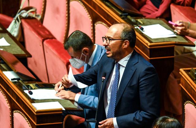 Covid, al via la Commissione d'inchiesta. A dirigerla (forse) il fan del green pass Faraone