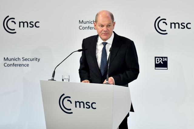 Conferenza di Monaco sulla sicurezza, Zelensky: "Russia perder&agrave;", Scholz: "Aiuti a Kiev ma no escalation"