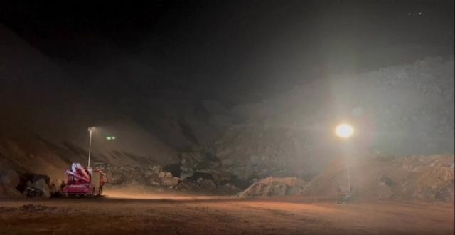 Cina, crollo miniera di carbone nella contea di Alxa Zuoqi: 4 morti e almeno 50 persone intrappolate