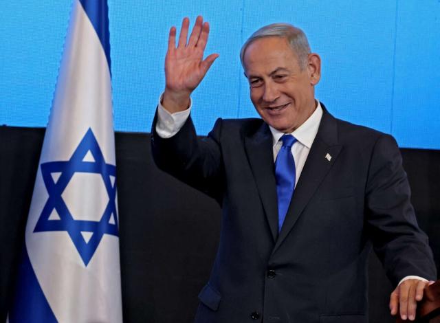 Israele, Benjamin Netanyahu svenuto in casa: ricoverato d'urgenza all'ospedale di Ramat Gan con forti dolori al petto