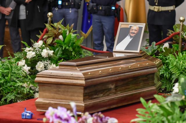 Funerali di Maurizio Costanzo nella Chiesa degli Artisti in Piazza del Popolo a Roma -DIRETTA 