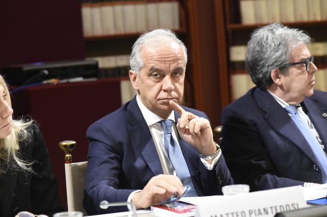 Piantedosi: "La disperazione non pu&ograve; mai giustificare viaggi rischiosi". Opposizioni: "Parole indegne"