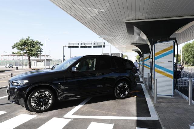 Stop motori termici dal 2035, l'Italia voter&agrave; no alla proposta dell'Ue. Anche la Germania contro