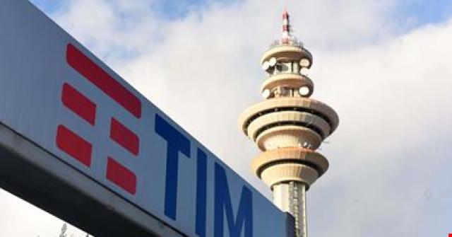 Tim, Cda proroga termine per offerta KKR ma arriva ricorso di Vivendi; confermato l'addio del Presidente Rossi, Labriola punta al bis