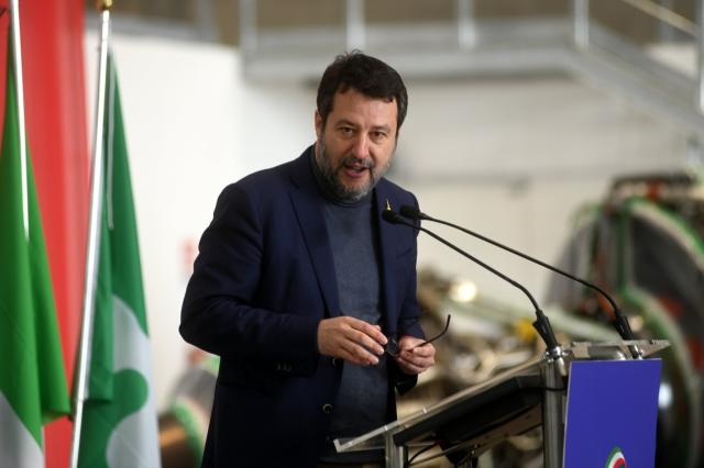 Ponte sullo stretto, Salvini: "S&igrave; far&agrave;, l'obiettivo &egrave; finirlo entro 5 massimo 6 anni"