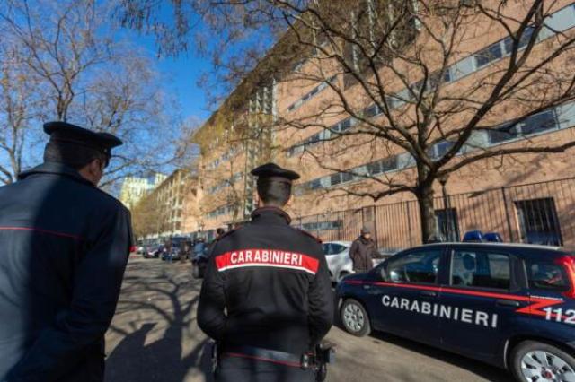 Accoltellamento ad Abbiategrasso, studente di 16 anni colpisce professoressa in classe.  Probabile movente, le numerose note ed un'insufficienza