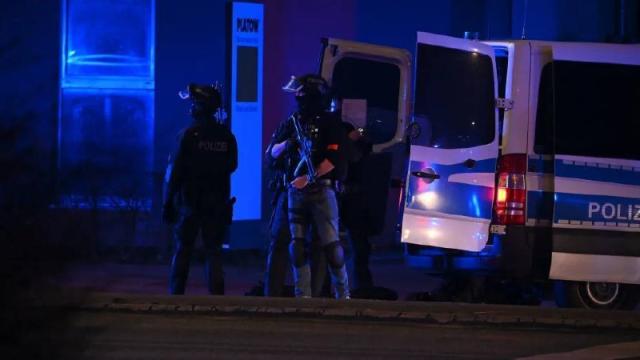 Spari durante una riunione nella chiesa del testimoni di Geova, sette morti ad Amburgo