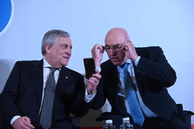 Migranti, Crosetto: "C'&egrave; dietro la Russia: Wagner controlla le aree di partenza". Prigozhin: "Vostra crisi non ci riguarda"