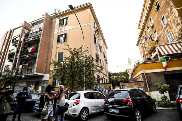 Roma, circolo Pd non paga le rate del condominio: 10mila euro di debiti sulle spalle dei residenti