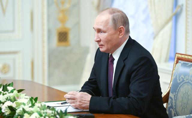 Russia, Putin annuncia che Mosca uscir&agrave; dal Trattato sulle Forze Convenzionali in Europa. Era stato siglato nel 1990