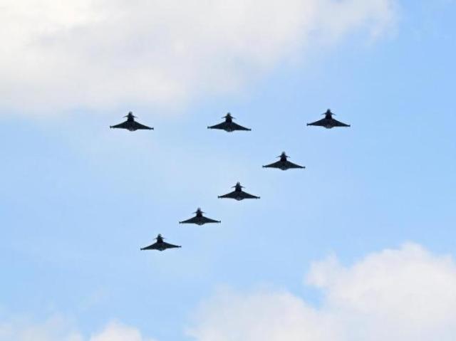 Jet russo intercettato da caccia inglesi e tedeschi in Estonia: la NATO pattuglia i cieli