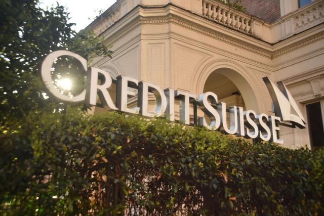 Credit Suisse, ipotesi acquisizione totale o parziale dalla svizzera Ubs. Borse chiudono in calo: Milano -1,64%, Parigi -1,43%, Francoforte -1,33%, Londra -1,01%