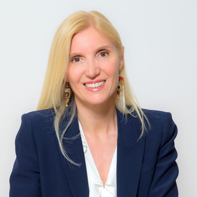 Obbligo vaccinale, avv. Renate Holzeisen: "Violazione del codice di Norimberga. Vaccino Covid inefficace"