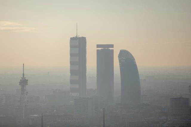 Milano terza citt&agrave; pi&ugrave; inquinata nel mondo