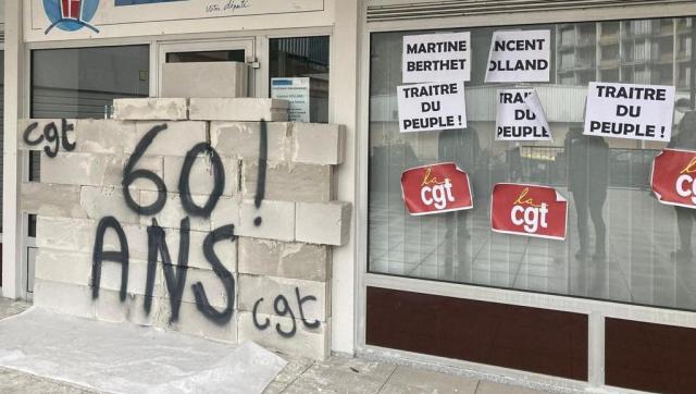 Proteste Francia, l'ufficio del deputato Vincent Rolland viene murato dal sindacato CGT