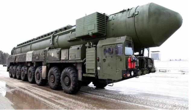 Missili balistici intercontinentali Yars, cosa sono le armi nucleari che possono colpire fino a 10mila km di distanza