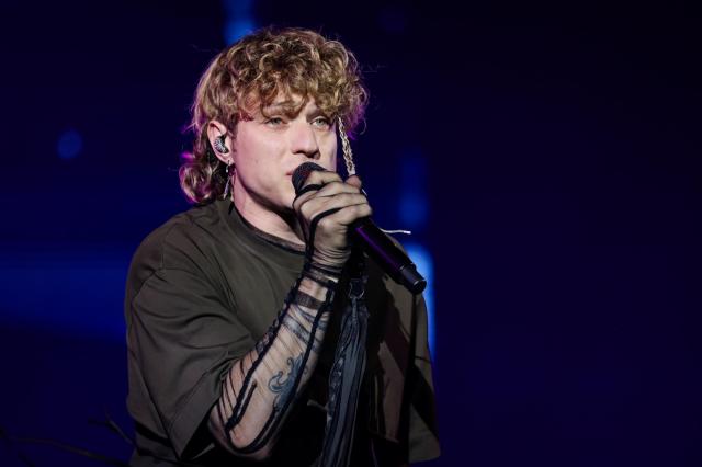 Irama, chi &egrave;: et&agrave;, altezza, carriera, canzoni, fidanzata e vita privata