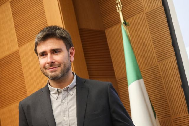 Il ritorno di Di Battista: lancia l&rsquo;associazione Schierarsi (ma &egrave; vicepresidente): &laquo;Il futuro? Si vedr&agrave;&raquo;