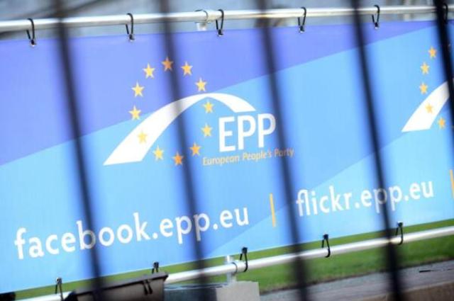 Bruxelles, perquisita sede Ppe: presunta mazzetta da &euro;17 mila per Mario Voig, a capo di campagna elettorale nel 2019