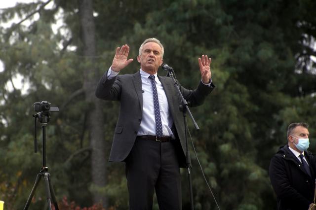 Federico Rampini ed il suo articolo su Robert Kennedy jr, ovvero: quando un semicolto in bretelle sale in cattedra