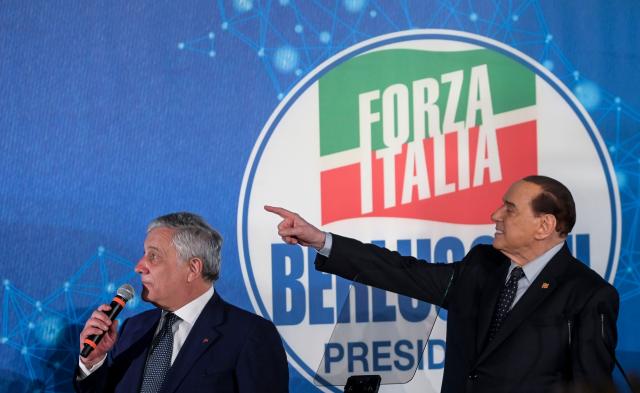 Silvio Berlusconi, l'indiscrezione di Tajani: "Deve riprendersi anche dal vaccino"