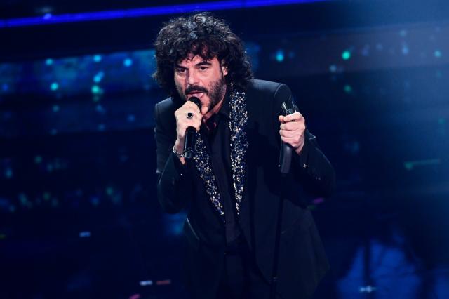 Francesco Renga, chi &egrave;: biografia, carriera, canzoni, fidanzata, figli e Instagram