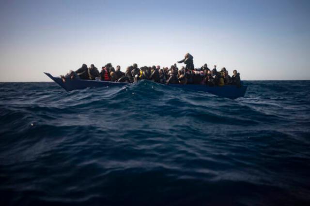 Lampedusa, 22 migranti recuperati da Ong Resqship, ma 18 dispersi e 2 morti.  Nell'hotspot sono in 1847 