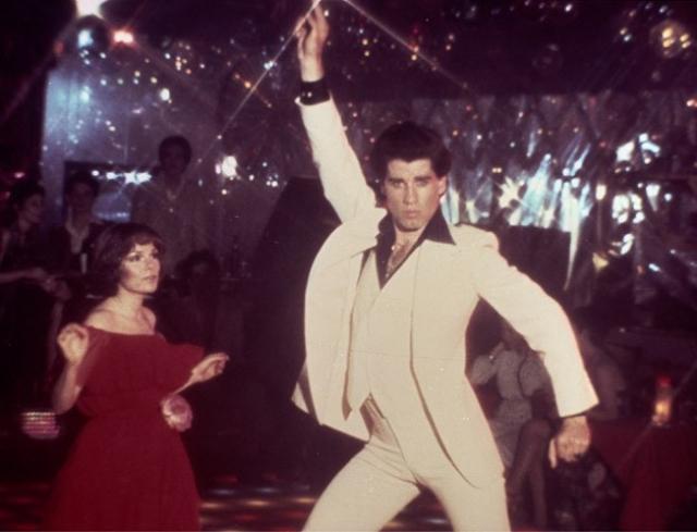 John Travolta, all'asta l'iconico abito bianco della 'Febbre del sabato sera'