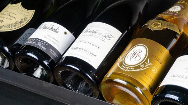 Champagne rende pi&ugrave; di oro e investimenti finanziari