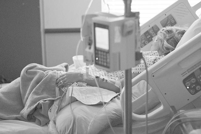 Olanda, approvata l'eutanasia legale per i bambini fino ai 12 anni con malattie incurabili