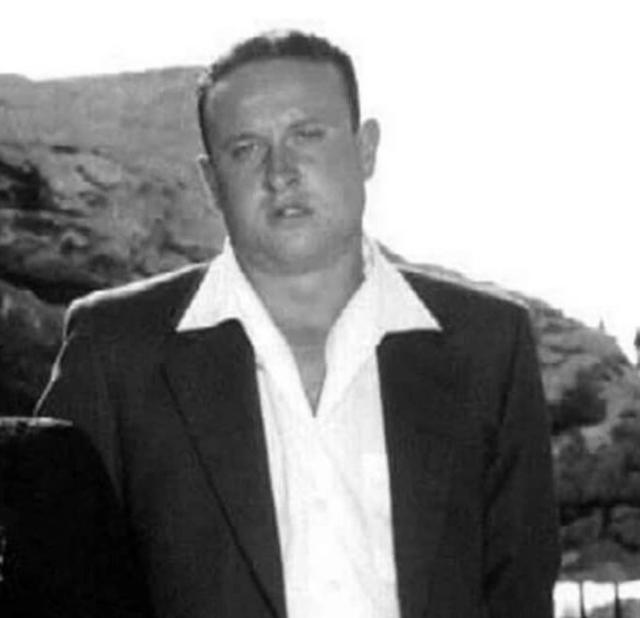 Napoli, ragazzo sciolto nell'acido per errore dalla Camorra che offre risarcimento. La famiglia rifiuta