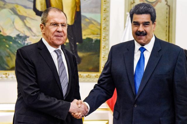 Russia - Venezuela, Lavrov incontra Maduro e lo invita a Mosca. Caracas: "Rafforzati i rapporti bilaterali"